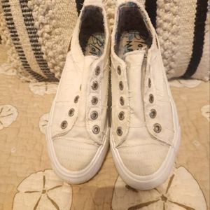 Size 8 BLOWFISH MALIBU Tennis shoes